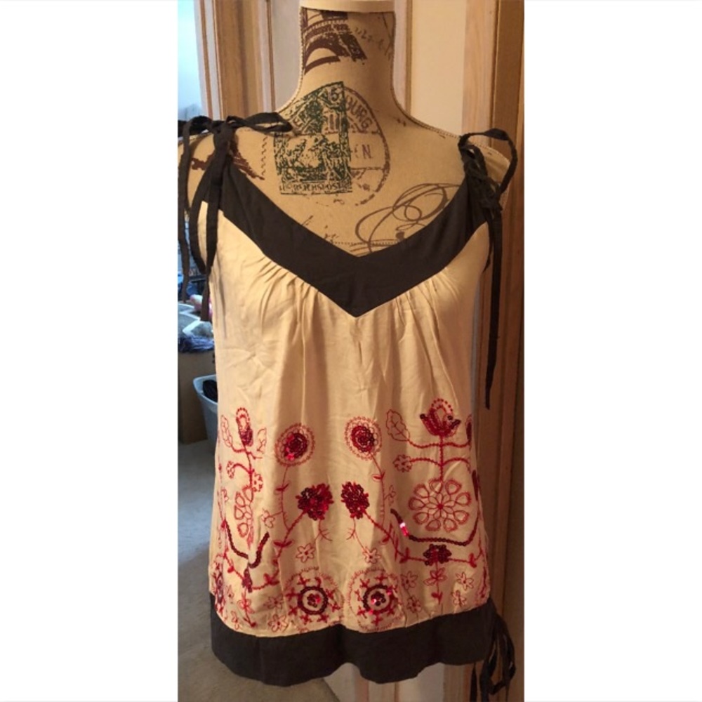 Beautiful, unique tank top - bin 3